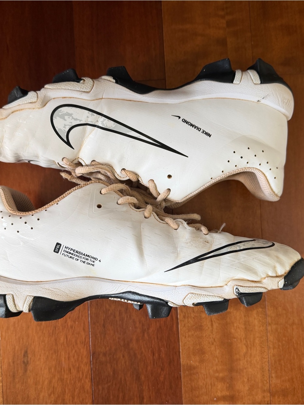Nike HyperDiamond 4 Fastflex Youth 6 White Softball Cleats